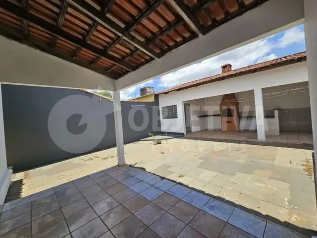 Imagem: Casa para Aluguel, 4 Quartos, 1 Suíte