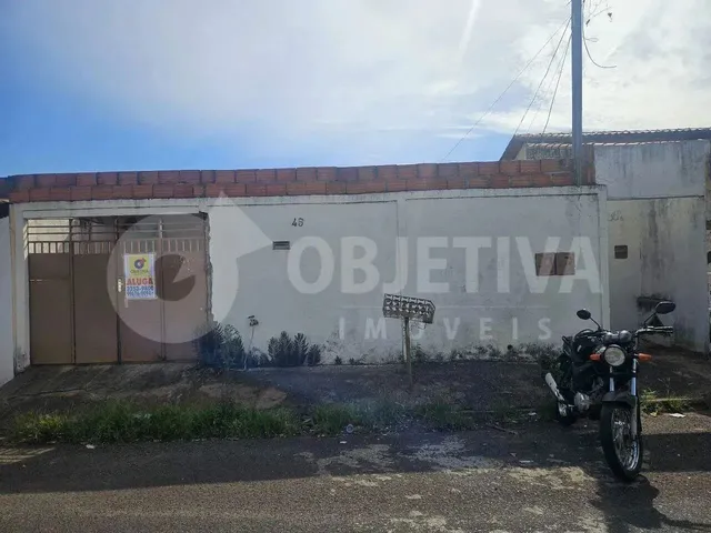 Imagem: Casa para Aluguel, 3 Quartos, 2 Vagas, Jardim