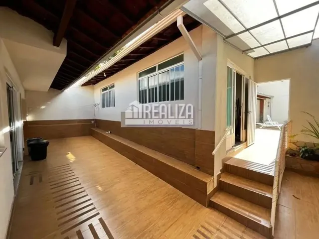 Imagem 13: Casa com 4 Quarto(S) e 3 Banheiro(S) para Alugar, 239 M² por R$ 6178 / Mês