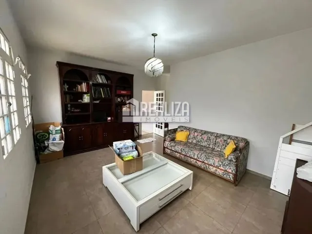 Imagem 5: Casa com 4 Quarto(S) e 3 Banheiro(S) para Alugar, 239 M² por R$ 6178 / Mês