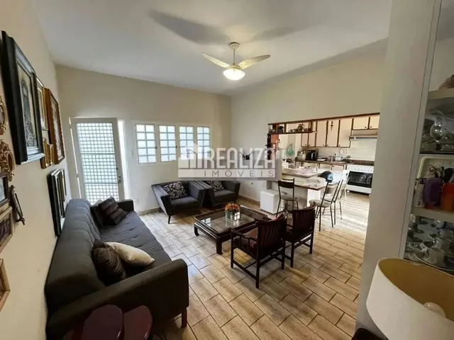 Imagem 14: Casa com 4 Quarto(S) e 3 Banheiro(S) para Alugar, 239 M² por R$ 6178 / Mês