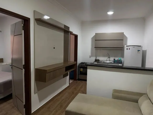Imagem: O studio possui 1 Dormitório, 1 Banheiro, Acomodam 2 pessoas