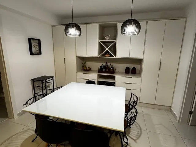 Imagem: O apartamento possui 3 Dormitórios, 1 Suíte, 2 Banheiros,