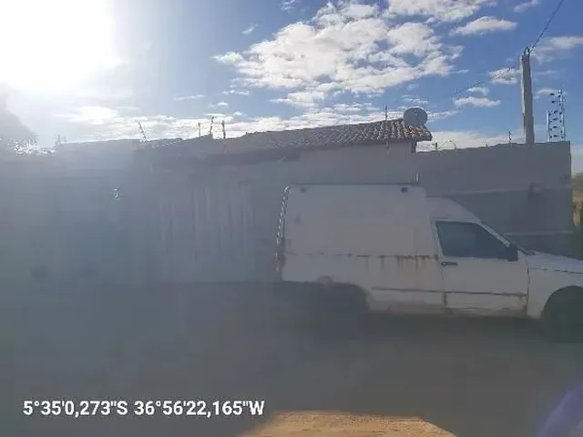 Imagem: A casa possui 2 Dormitórios, 1 Banheiro, 200m² de Área e