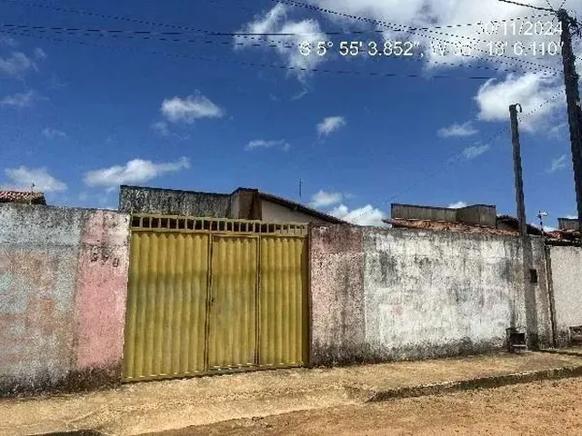 Imagem: A casa possui 2 Dormitórios, 1 Banheiro, 1 Vaga na