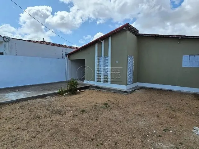 Imagem 3: Casa com 4 Quartos para Venda na Cohabinal