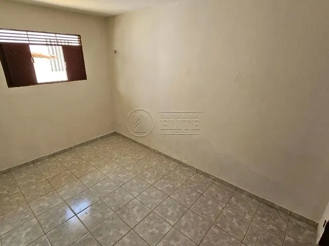 Imagem 5: Casa com 4 Quartos para Venda na Cohabinal