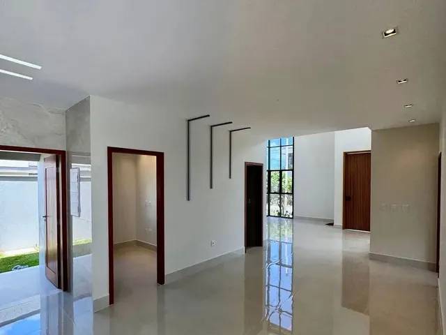 Imagem 2: Casa Térrea no Cond. Alphaville - Lado Pium, Três Suítes - 254 M2 - R$1.890.000,00