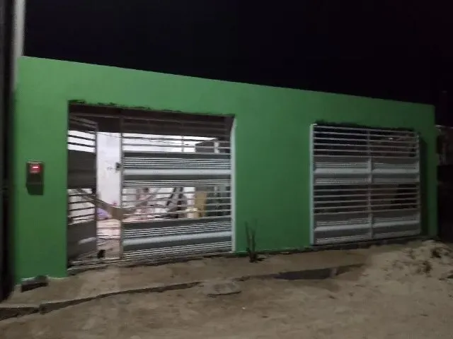 Imagem: Casa com 2 Quartos e o Terceiro Sendo Construído