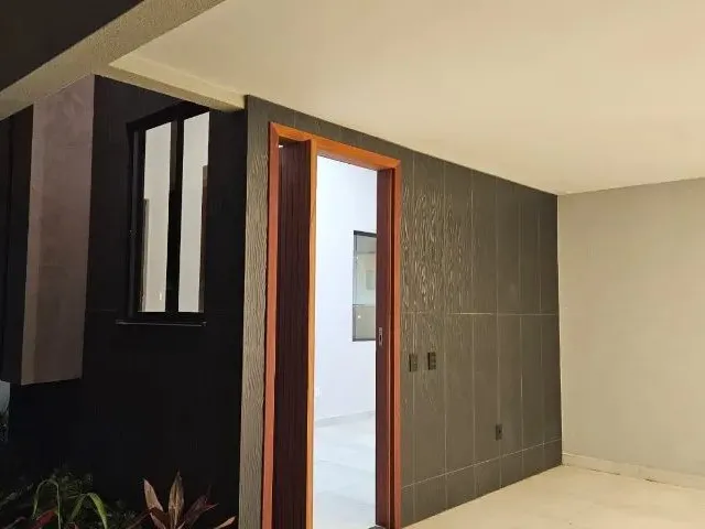 Imagem 3: Casa Térrea no Condomínio Monte Carlo, 4 Quartos, 4 Suítes Mais 2 Vagas de Garagem