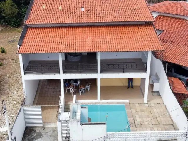 Imagem: Casa para Venda com 4 Quartos, 02 com Suites