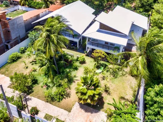 Imagem: 2 Belas Casas em Amplo Terreno. Divididas