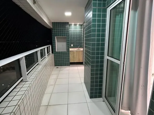 Imagem: O apartamento possui 4 Dormitórios, 1 Suíte, 3 Banheiros