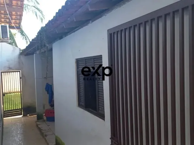 Imagem 8: Casa com 5 Cômodos, Sendo na Casa Principal, Uma Suite com Closet, Duas Semi-Suites