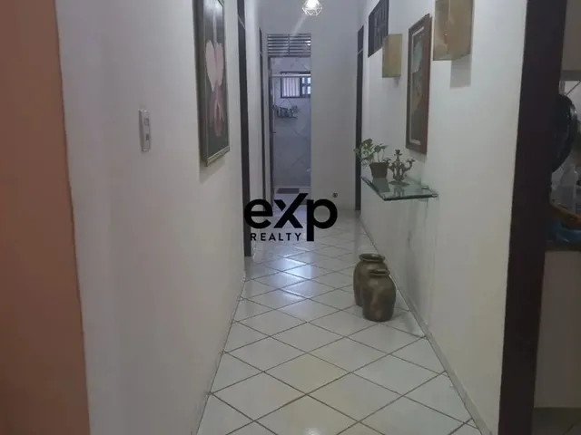 Imagem 3: Casa com 5 Cômodos, Sendo na Casa Principal, Uma Suite com Closet, Duas Semi-Suites
