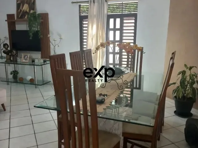 Imagem 9: Casa com 5 Cômodos, Sendo na Casa Principal, Uma Suite com Closet, Duas Semi-Suites