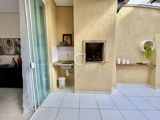 Imagem 9: Aconchegante e Tranquilidade São Sinônimos Deste Sobrado Localizado em Uma Rua Super