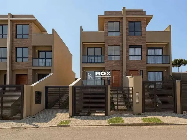 Imagem: Sobrado Triplex com 3 Suítes À Venda