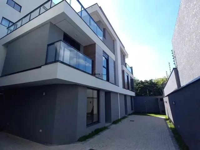 Imagem: Sobrado Triplex Novo À Venda, em Condomínio