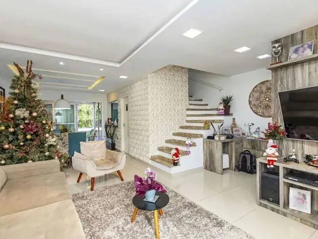 Imagem: Sobrado Triplex com 4 Dormitórios, Sendo