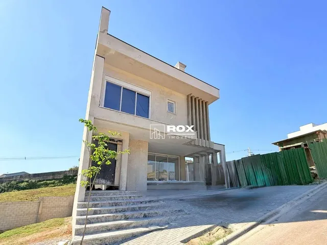 Imagem: Casa em Condomínio com 3 Suítes À Venda