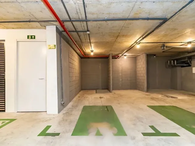 Imagem 10: Imóvel para Venda com 75 Metros Quadrados com 3 Quartos em Tarumã - Curitiba - Pr