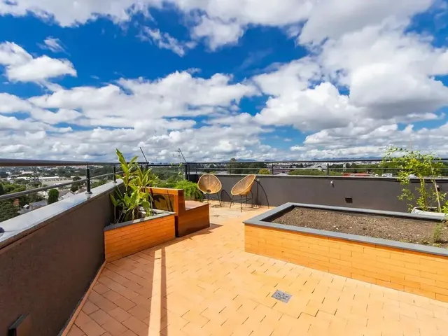 Imagem 9: Imóvel para Venda com 75 Metros Quadrados com 3 Quartos em Tarumã - Curitiba - Pr