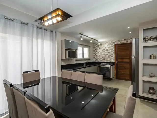Imagem 16: Sobrado com 3 Quartos Sendo Uma Suite no Atuba