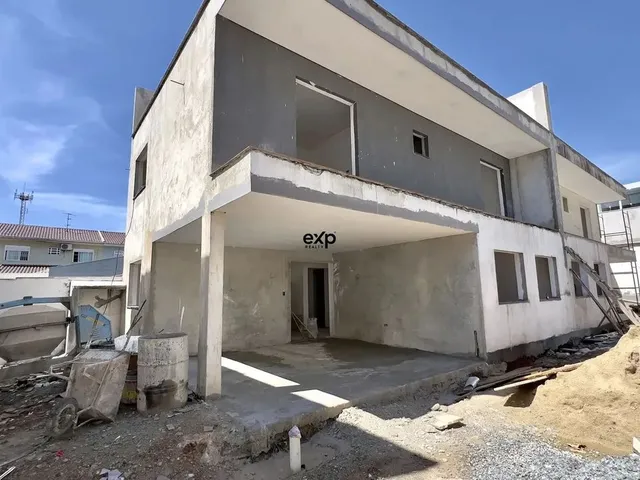 Imagem: Lindo Sobrado/Triplex Novo À Venda em Curitiba