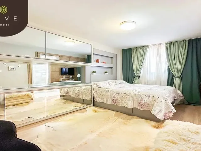 Imagem 9: Sobrado Espaçoso com 03 Quartos, Sendo 01 Suíte, 03 Vagas de Garagem no Tarumã!