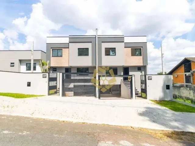 Imagem: Sobrado Triplex com 3 Dormitórios À Venda