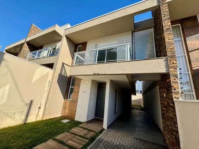 Imagem 1: Sobrado no Bairro do Pilarzinho com 180M², 4 Dormitórios ( Sendo 2 Suítes ) e 3 Vagas