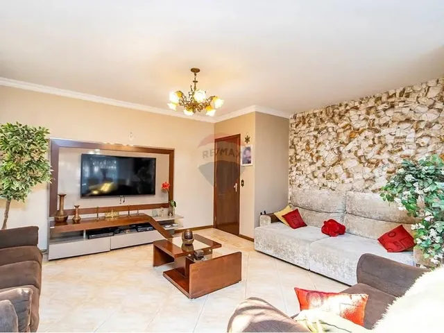 Imagem 11: Valor Abaixo de Mercado: Casa Térrea com 380M²Úteis, com 5 Quartos e 6 Vagas no Bairro