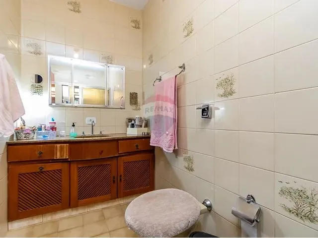 Imagem 10: Valor Abaixo de Mercado: Casa Térrea com 380M²Úteis, com 5 Quartos e 6 Vagas no Bairro