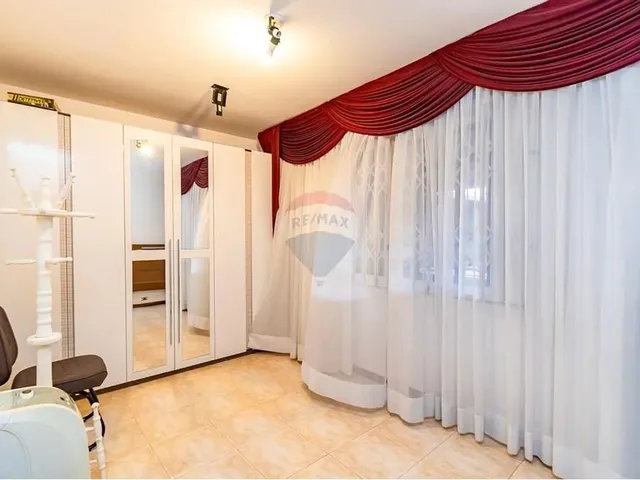 Imagem 3: Valor Abaixo de Mercado: Casa Térrea com 380M²Úteis, com 5 Quartos e 6 Vagas no Bairro