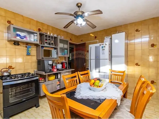 Imagem 2: Valor Abaixo de Mercado: Casa Térrea com 380M²Úteis, com 5 Quartos e 6 Vagas no Bairro