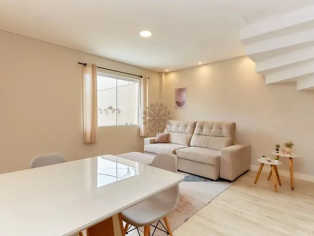 Imagem: Sobrado Triplex com 4 Quartos, Amplo Ático