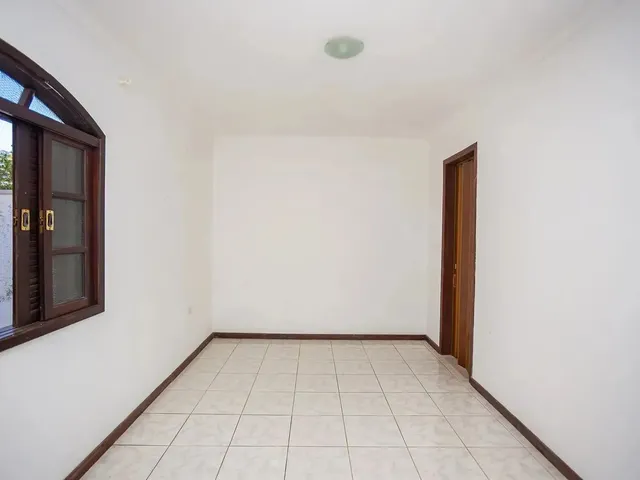 Imagem 13: Casa À Venda, 4 Quartos, 2 Suítes, 3 Vagas Cobertas no Bacacheri, Curitiba Paraná