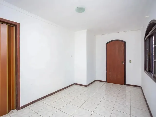 Imagem 9: Casa À Venda, 4 Quartos, 2 Suítes, 3 Vagas Cobertas no Bacacheri, Curitiba Paraná