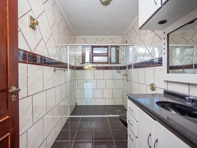 Imagem 8: Casa À Venda, 4 Quartos, 2 Suítes, 3 Vagas Cobertas no Bacacheri, Curitiba Paraná