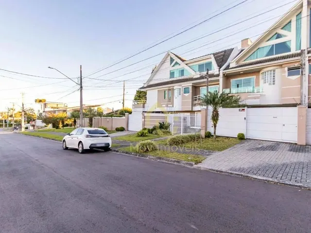 Imagem 5: Sobrado Triplex À Venda no Bacacheri 3 Quartos, Suíte com Hidro, Espaço Gourmet e 2