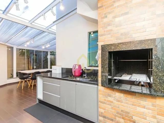Imagem 3: Sobrado Triplex À Venda no Bacacheri 3 Quartos, Suíte com Hidro, Espaço Gourmet e 2