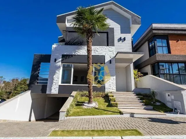 Imagem: Casa com 4 Dormitórios À Venda, 257 M²