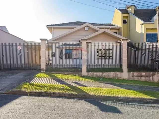 Imagem: Casa Térrea com 4 Quartos e 4 Vagas por