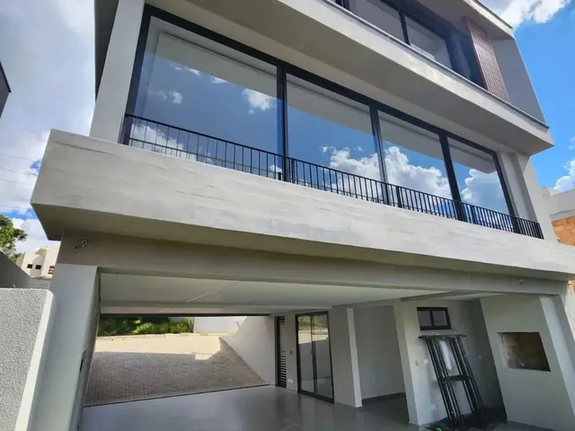 Imagem 2: Casa Nova de 3 Suítes e 238 M2 Privativos com 4 Vagas e Toda Automatizada em Condomínio