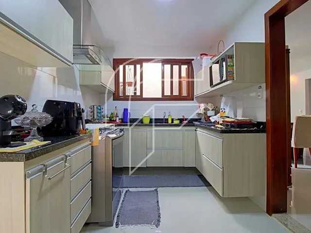 Imagem 15: Imóvel para Venda Tem 400 Metros Quadrados com 4 Quartos em Enseada Azul - Guarapari - Es