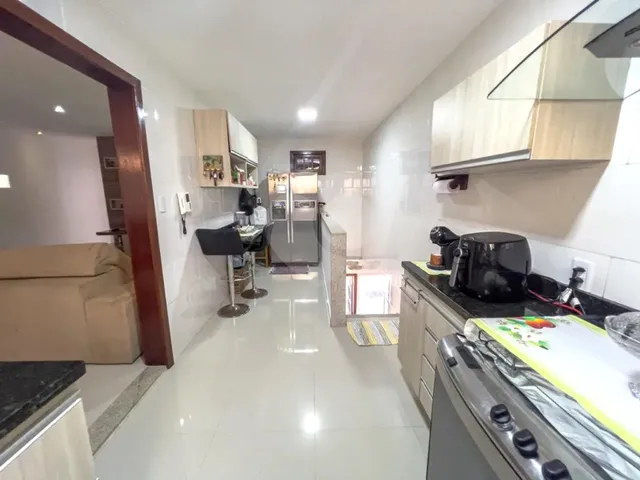 Imagem 2: Casa com 4 Quartos À Venda em Nova Guarapari - Es