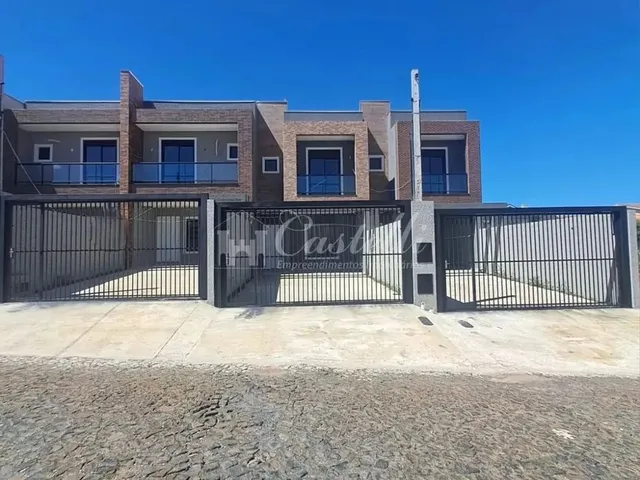 Imagem: Sobrado À Venda, no Bairro Nova Rússia