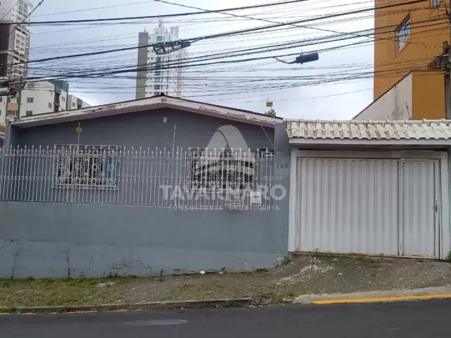 Imagem: Residência com 03 Dormitórios no Centro!