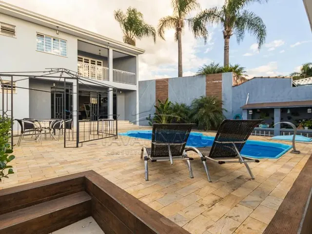 Imagem: Casa no Jardim Carvalho com Piscina e Edícula